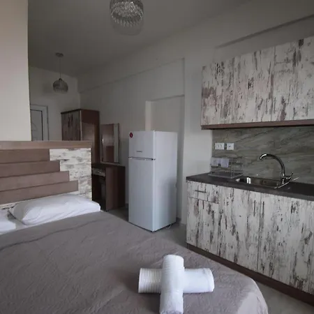 Miki Apartmán Polychrono